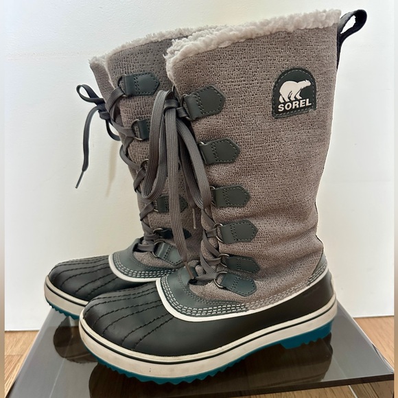 Sorel Tivoli size 7.5 Gray and Black Winter Boots - Picture 3 of 10